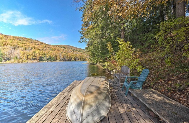 ¡NUEVO! Lakefront Berkshires House w / Deck, muelle + barco