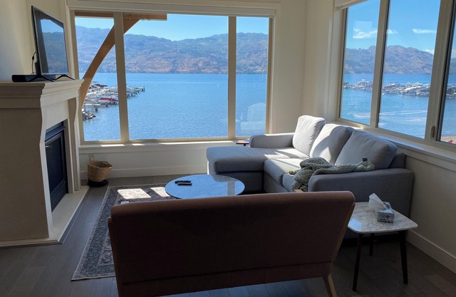 Lakefront condo at Barona Beach