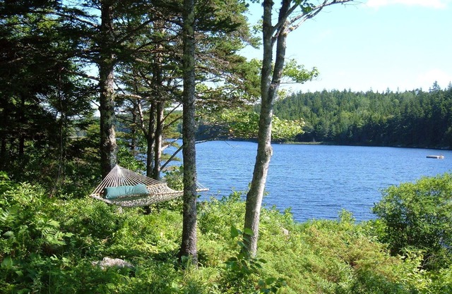 Lakefront Cottage en "Quietside" de Mt Desert Island frente al Parque Nacional Acadia