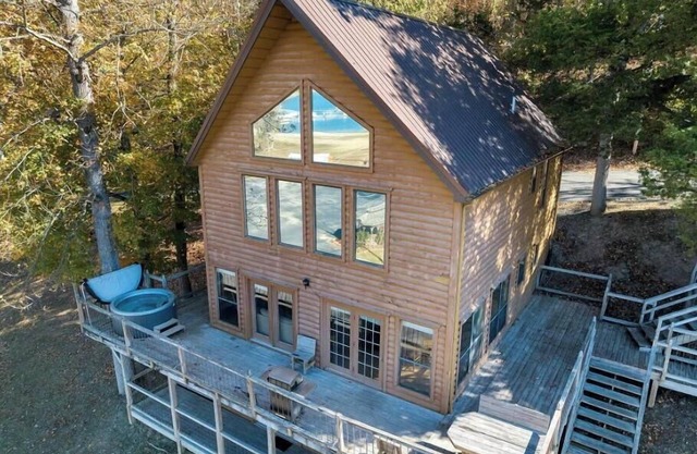 Lakefront Dale Hollow view #15 Beautiful 5 Bed Chalet w/Hot Tub