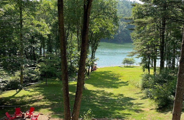 Preciosa casa frente al lago! ¡Ideal para familias! Reserva de vacaciones, otoño y verano!