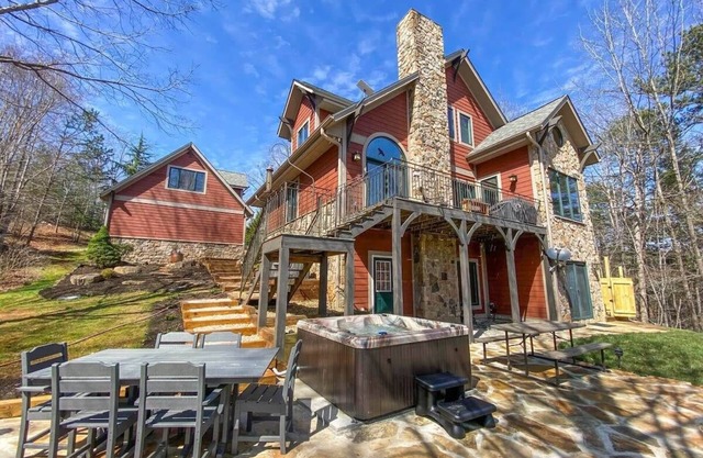 Sleeps 12~Hot Tub~Private Dock~Kayaks~Dogs Welcome
