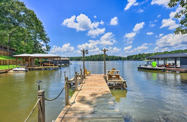 Lakefront Eatonton Getaway w/ Dock & Grill!