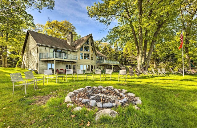 Lakefront Glen Arbor Condo w/ Boat Dock Access!