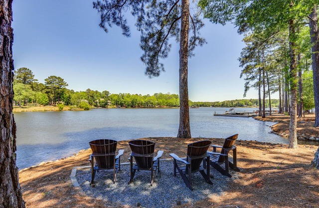 Lakefront Oconee Vacation Rental w/ Patio & Views!