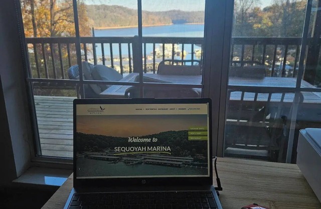 Lakehouse with Lake and Mountain views by Norris Lake Tennessee Andersonville