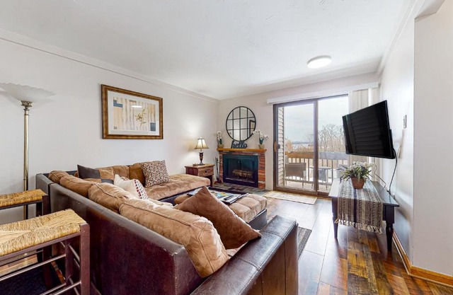 Lakeside Delight, unit 423