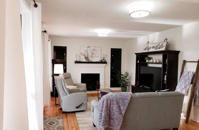 Lakeside Mini Mtn Hideaway, DT Weaverville ~ 0. 5mi, DT Asheville ~ 10min