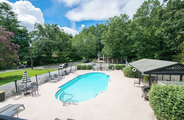 Lakeview 1BR Condo w/ Deck | Walk to Village