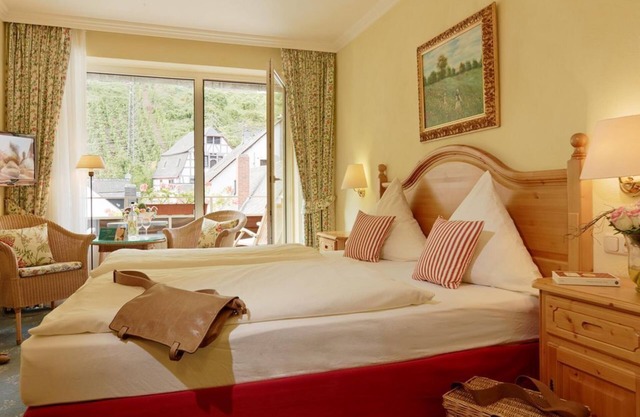 Landhauszimmer "Confort", balcón y vista al viñedo - Ringhotel Bömers Mosellandhotel