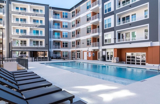 Landing at Avondale Hills - 2 Bedrooms in Avond...