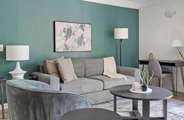 Landing at The Metropolitan - 1 Bedroom in Nash...