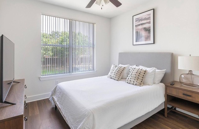 Landing | Amazing 2BD, Pool, Clubhouse