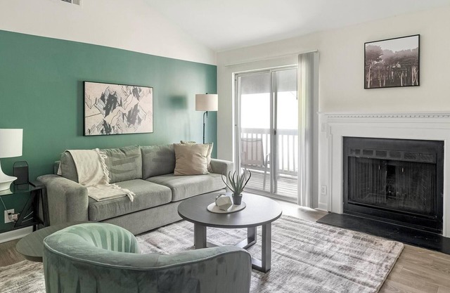 Landing | Modern 1BD, Pool, Courtyard
