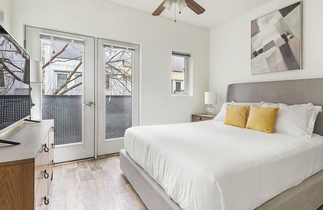 Landing | Chic Studio, Gym, Courtyard