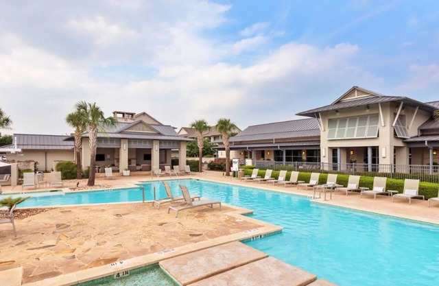Landing at The Green at Plum Creek - Studio in ...