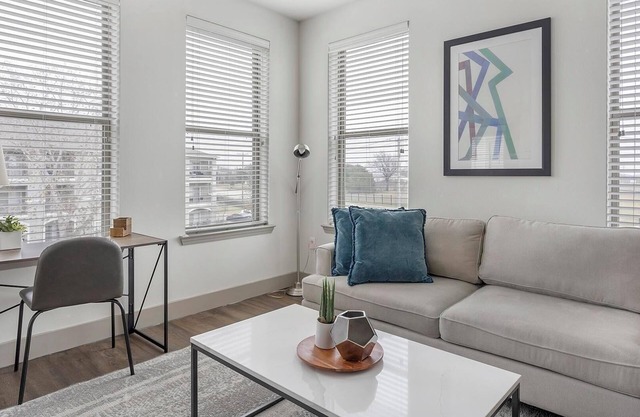 Landing | Stunning 1BD, Gym, Pool