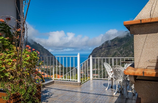 Landure Baixo by Madeira Sun Travel