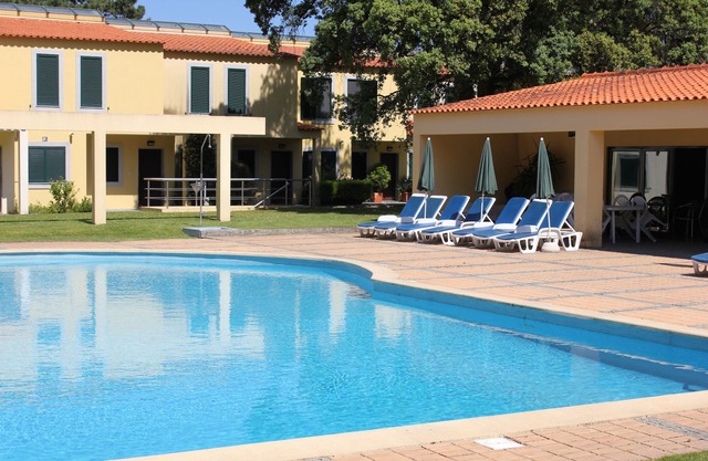 Villa con 3 dormitorios, piscina y cancha de tenis - Lanhelas - Walk