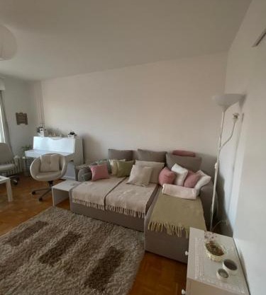 Lantana Camara apartment