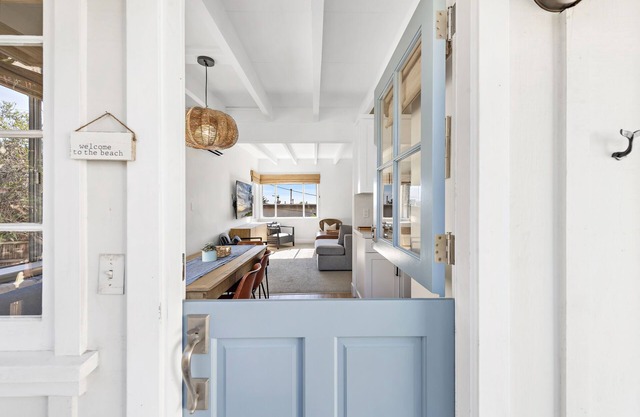 Lantern District cottage- close to downtown/ harbor- one bedroom/one bath