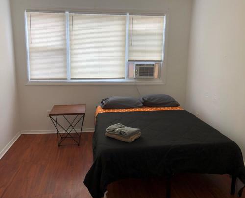 Large and private apartment in convenient area sleeps up to 5 people comfortably