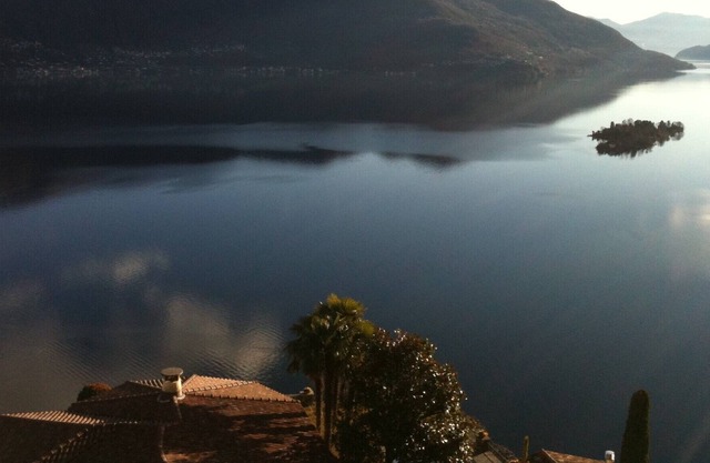 Gran apartamento con piscina, a minutos del lago, vista panorámica del lago, terraza