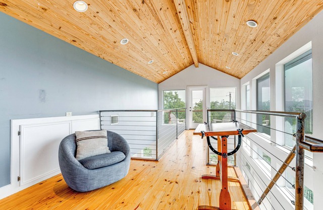 Large Austin Home w/ Lake Travis Views & Fire Pit