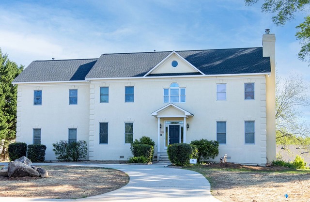 Large colonial style house in the most sought after area - Ballantyne.