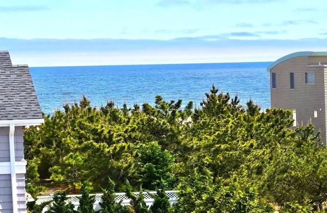 Large Contemporary Ocean Block Home