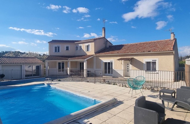 Large 200 m2 villa with swimming pool in Drôme Provençale