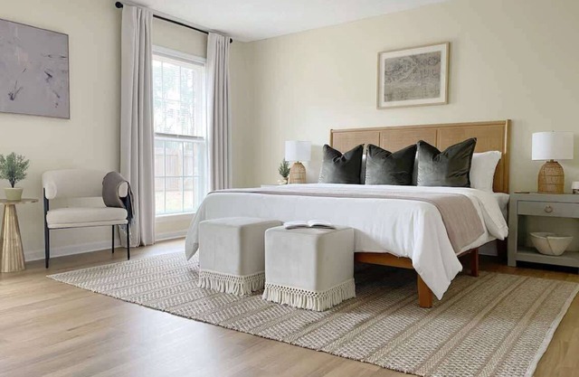 Large Home Sleeps 10 Beach & Downtown | Dog Heaven