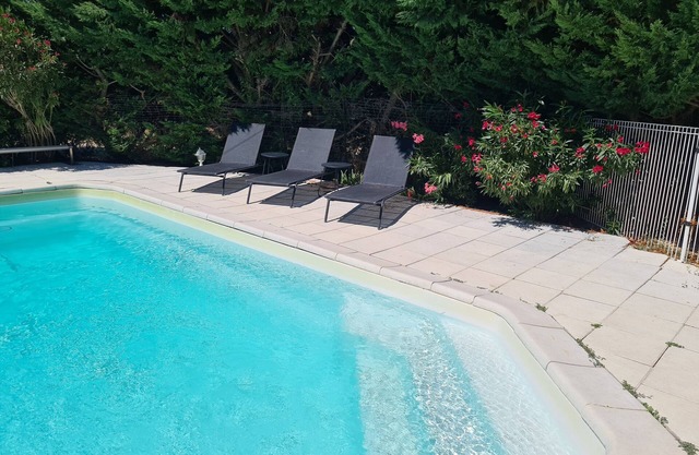 LARGE HOUSE WITH HEATED POOL AND SPA