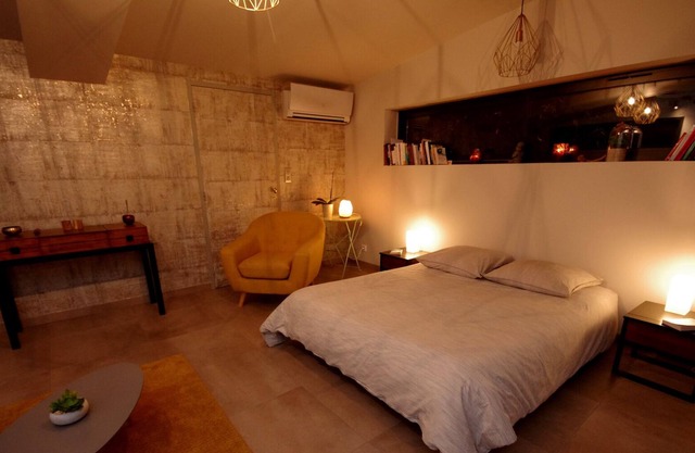 Large lake view studio with jacuzzi (T.ext > 5°C)