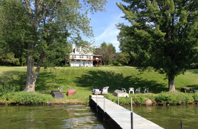 Ampliación de la Reunión y Retiro Cottage, capacidad Más del 27, enfrente del lago