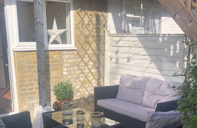 Large Maisonette with garden in Barnes near river