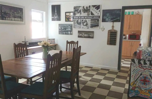 Casa grande, social y cómoda con mucho espacio para grupos grandes.