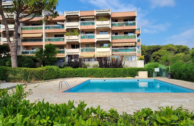 Gran estudio 4 personas residencia tranquila con piscina