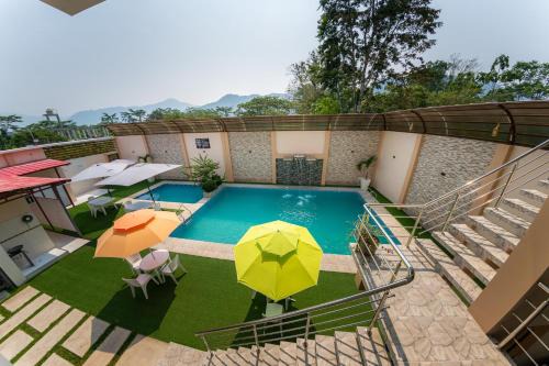 Las Cascadas Resort