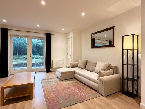Laura's modern 1 bed apartment in Wimbledon