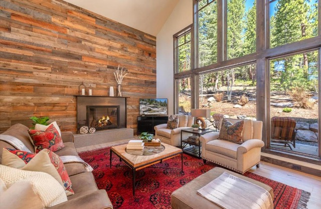 Lavish 4 BR in Gray's Crossing