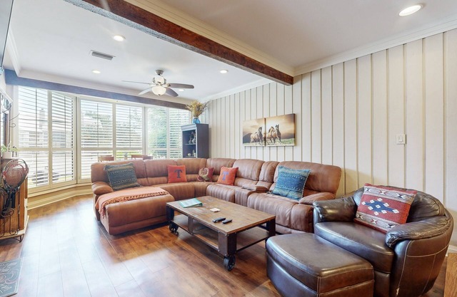 Lavish All-Suite w/ Tennis Courts: Near Pool, Golf