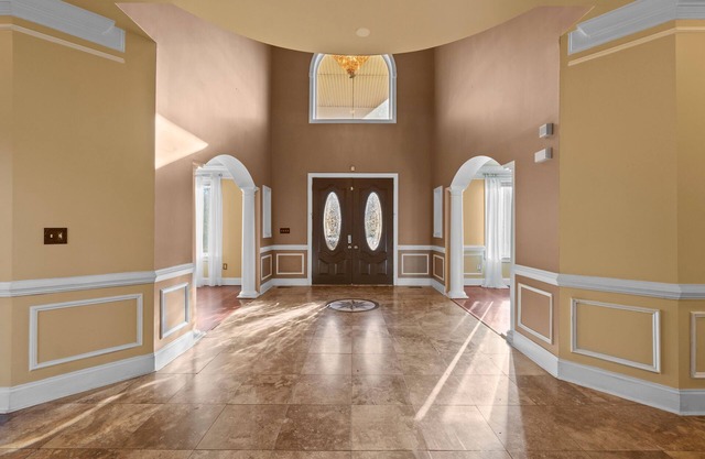 Lavish & Opulent Mansion-Bed & Breakfast