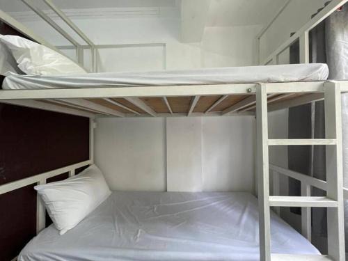 Lawton Residences Studio Room 3B - 4 pax