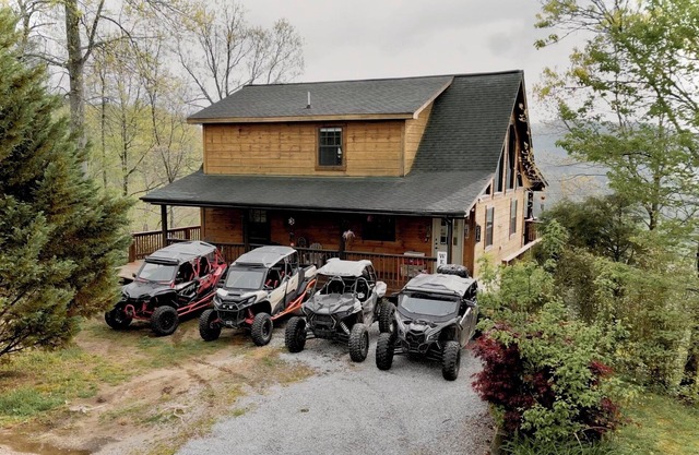 Lazy Bear Cottage-No Cleaning Fees & direct access to Brimstone