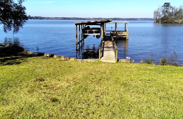 Lazy Days - formerly Collins Landing House