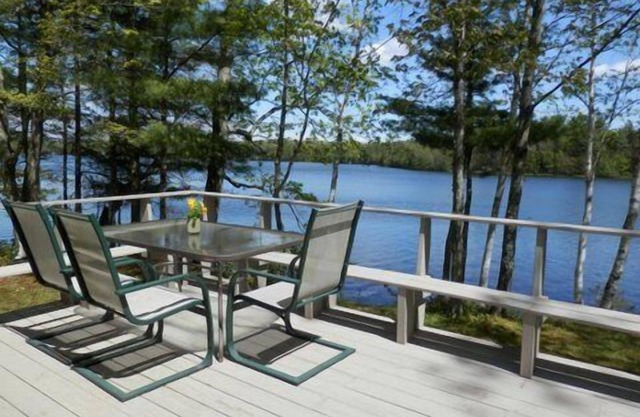 Lazy Loon Lakefront Cottage