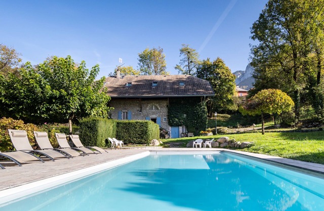 Le Moulin de Dingy - House with 6 bedrooms & swimmingpool 20 mn from Annecy