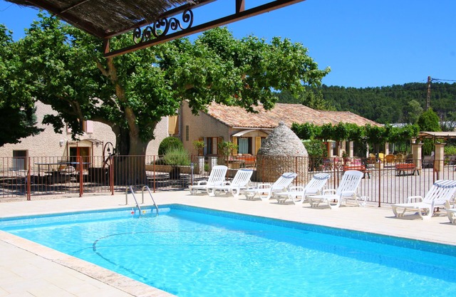Le Moulin de Lavon Gran casa de campo situada en el corazón del Luberon, en Provenza