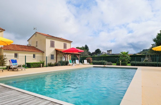 Casa de vacaciones 'Le Perchoir Avec Piscine Et Clim' con piscina compartida y aire acondicionado
